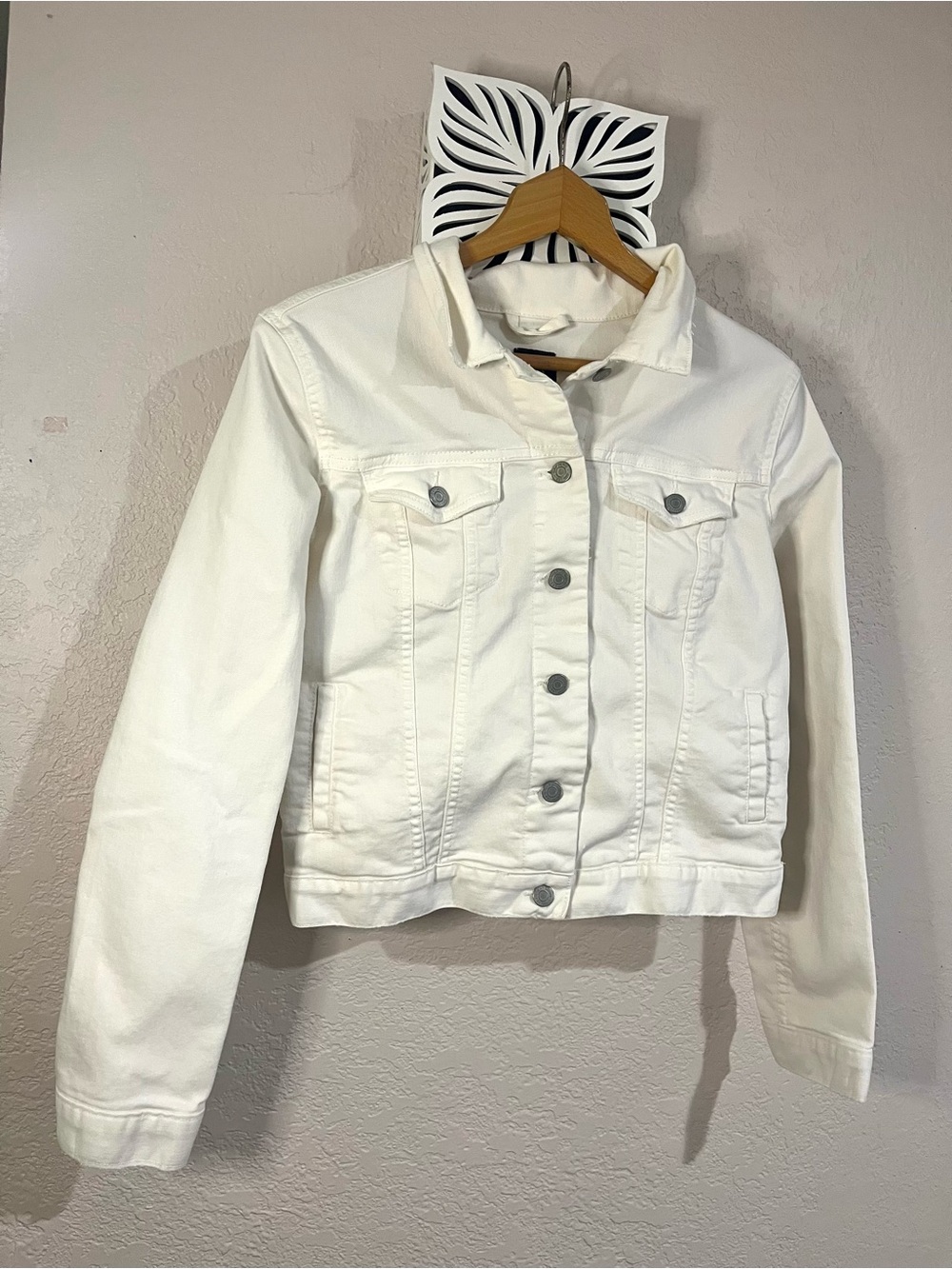 GAP White Denim Jacket - Women's Classic Jean Jacket